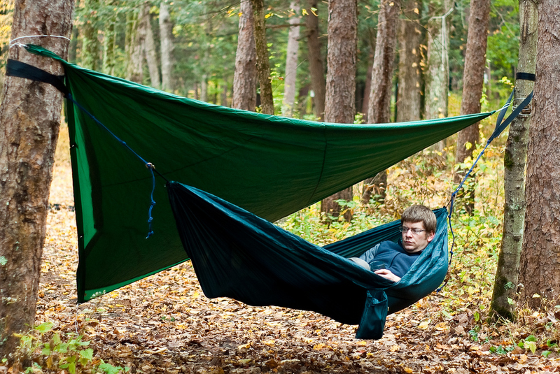 Illustration for article titled Five Ways To Sleep Outside Without A Tent